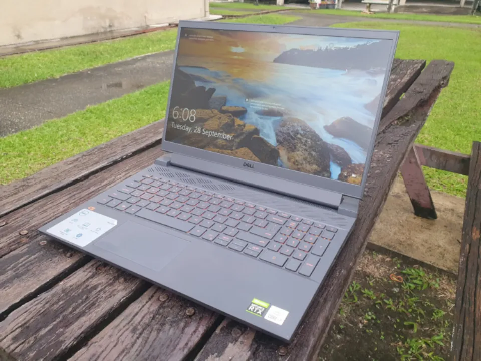 Keyboard and Touchpad on the Dell G15